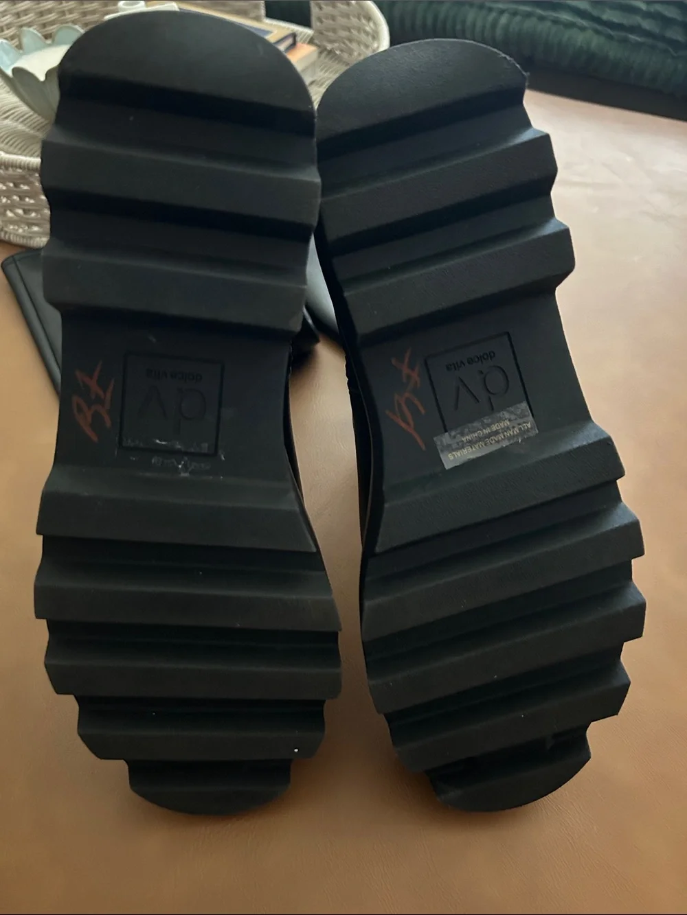 Dolce Vita Voleta Black Chunky Lug Sole Boots Sz 8